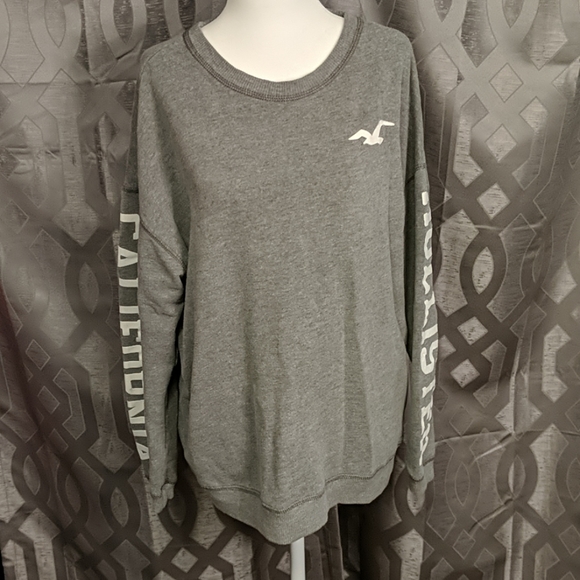 Hollister Tops - Hollister Crew Neck Sweatshirt